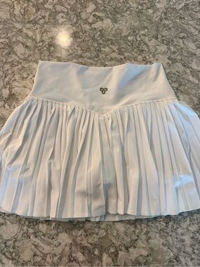 Aritzia Golden Movetech™ Tennis Skort White M